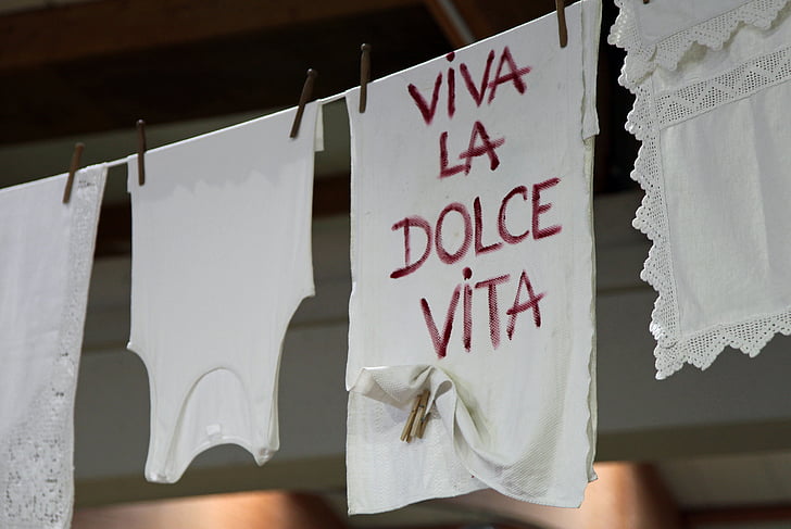 Çamaşırhane, iç çamaşırı, Kuru, havlu, La dolce vita, Viva, İtalya