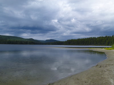 bosk lake, british columbia, canada, weather, thick clouds, thunderstorm, sandy beach