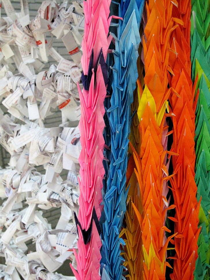 Japão, mil grous de origami, verificar o papel