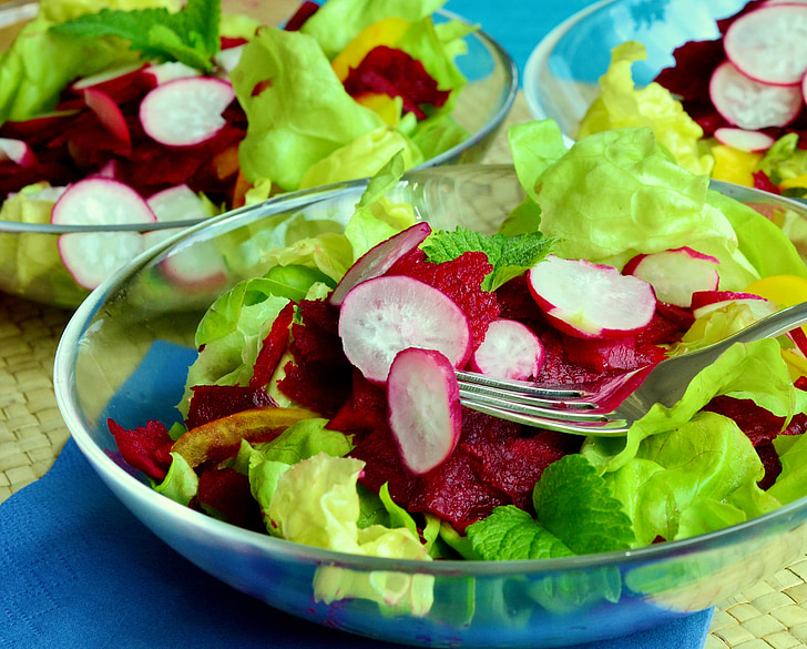 salade, laitue, salade mixte, betterave rouge, radis, vitamines, alimentaire