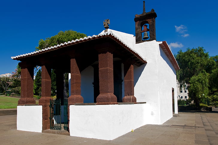 Madère, Funchal, Église