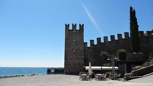 Sirmione, lâu đài, Garda