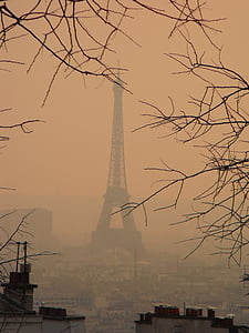 París, niebla con humo, Torre Eiffel, Turismo, Tour