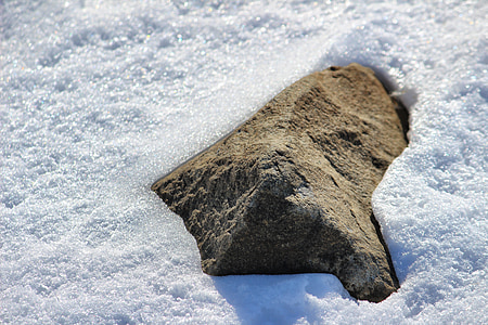 камень, снег covered, снег, лед, Финляндия, Природа, Зима