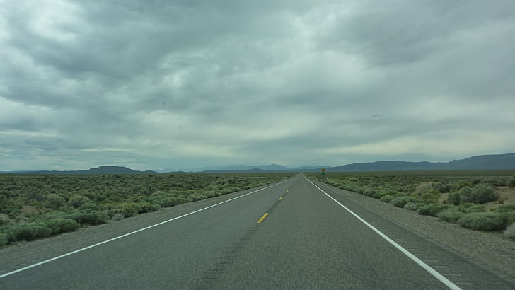 Америка, пустинята Невада, празник, безкраен път