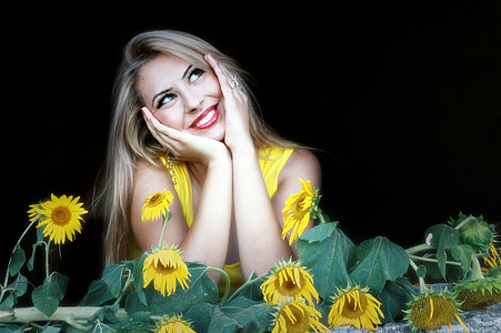 meitene, saulespuķes, dzeltena, smaids, portrets, sievietes, skaists
