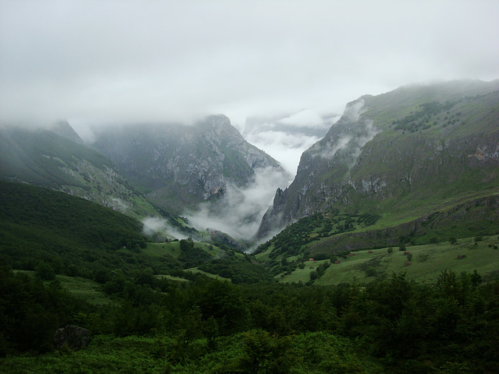 Asturias, uppstigning, topp, Urriellu, byn, bergen, bergsklättring