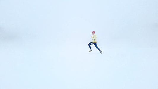 Running homme, fond de neige, neige, hiver, personne, blanc, à l’extérieur