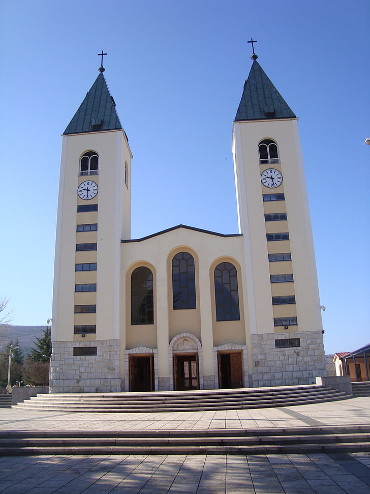 Gereja, Bunda Maria dari medjugorje, Medjugorje di gereja