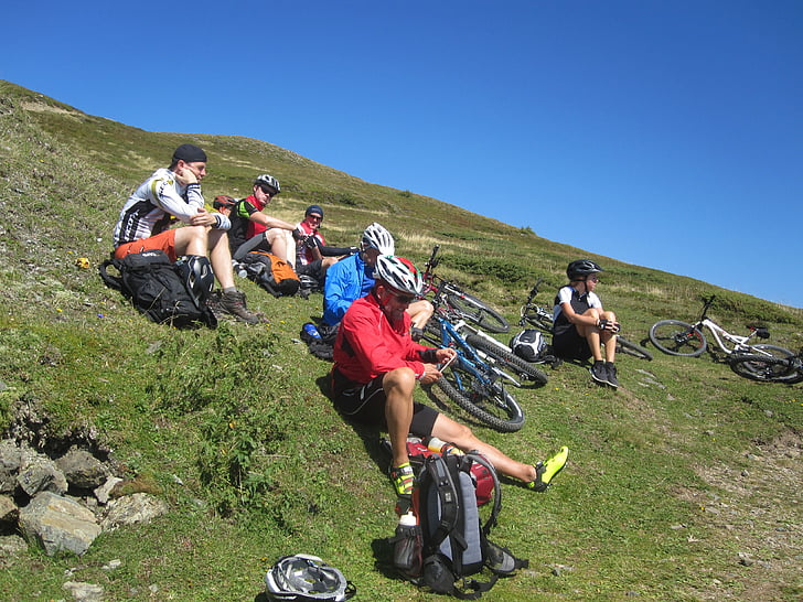 Dolomites, kalni, Itālija, velosipēdisti, TRANSALP, izejiet no, pārtraukums