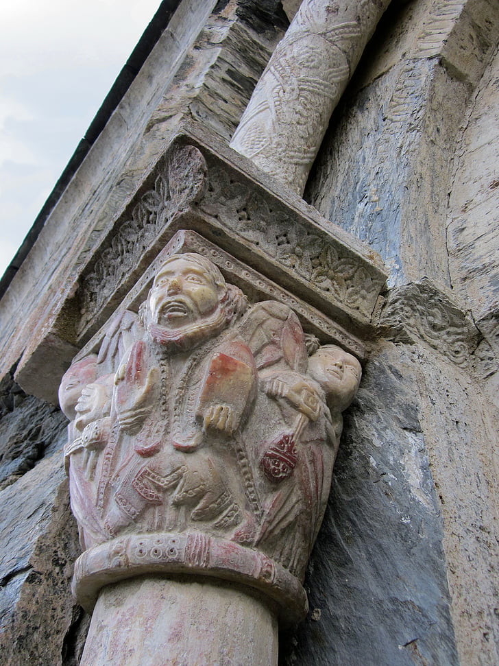 capital, Serrabone, Priorato de, Monasterio de, románico, Pyrénées-orientales, medieval