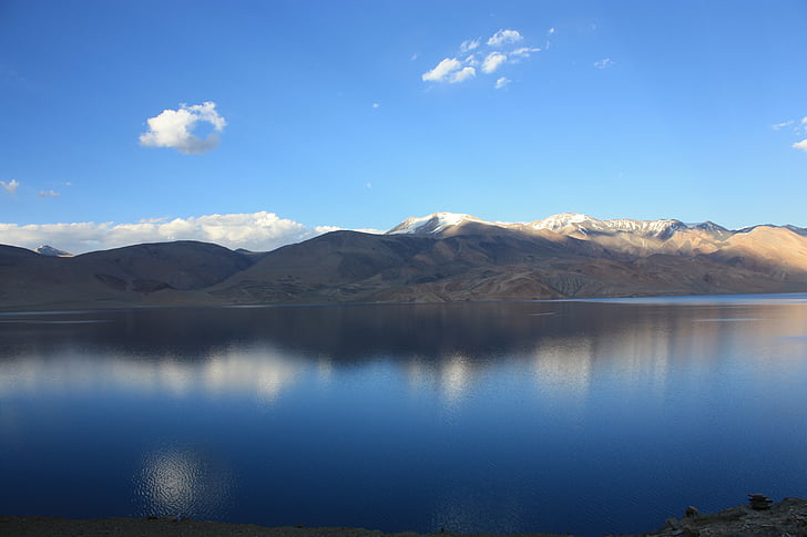 Indie, Ladakh, tsomoriri, jezero, zrcadlení