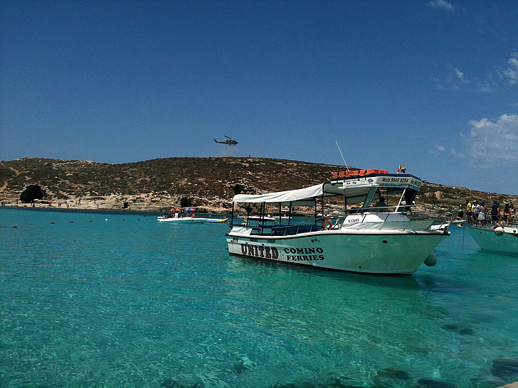 čoln, krasno, modro laguno, Malta, Comino