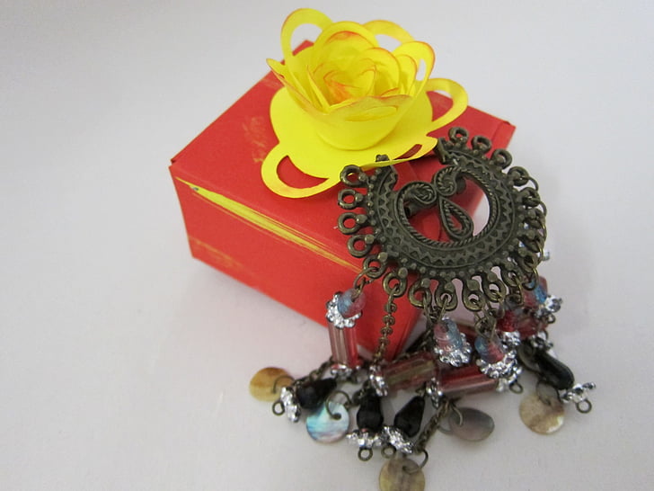 jewelry, rustic, gift box, rose, paper rose, rosette, embellishment