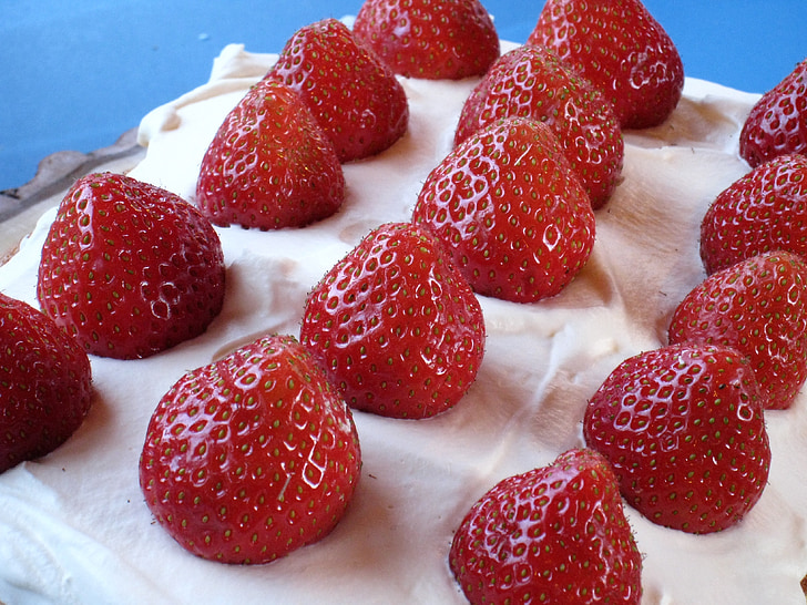 cake, strawberries, cream, summer time, fruit, red