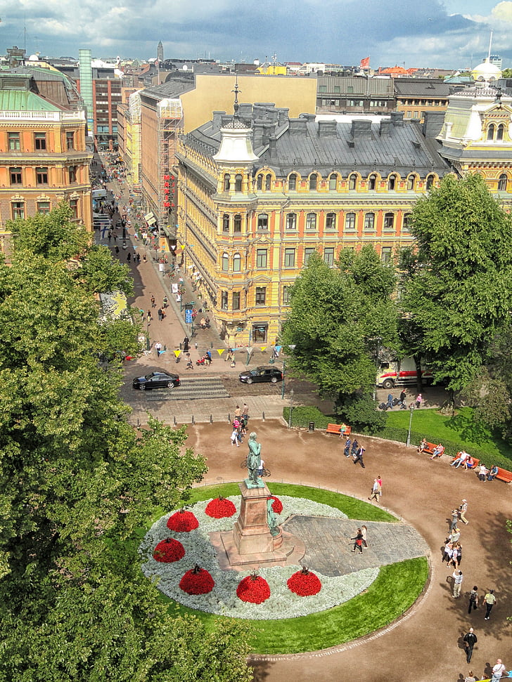 Helsinki, Finlanda, Plaza, flori, clădiri, orizontul, City