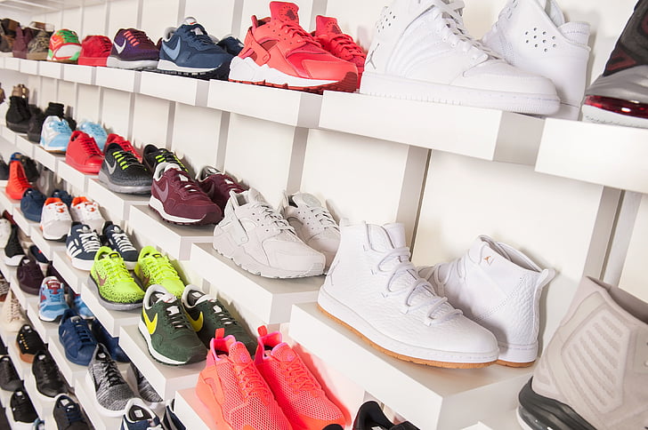 school aden, sneakers, shoes, shelf, spot shoes, large group of objects, variation