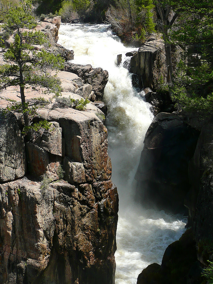 Athabasca falls, Rocky mountain, Kanada, turistická atrakce, krajina, scenérie, Příroda