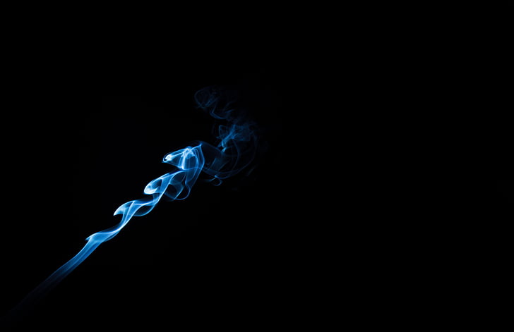 hút thuốc lá, thuốc lá, hút thuốc, chữa cháy, góc người hút thuốc lá, nền đen, màu xanh