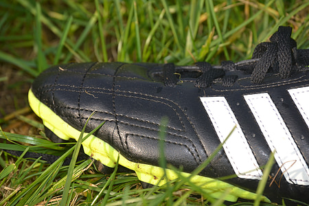 botes de futbol, sabata, herba, futbol, calçat esportiu, esport, Adidas