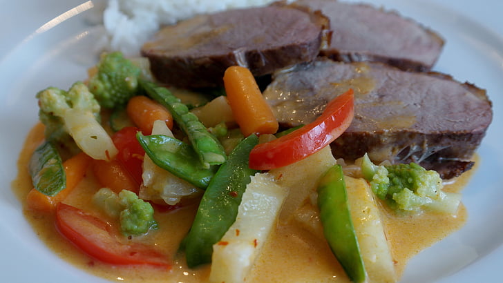 duck breast, thai curry, vegetables, crispy duck, duck, food, rice