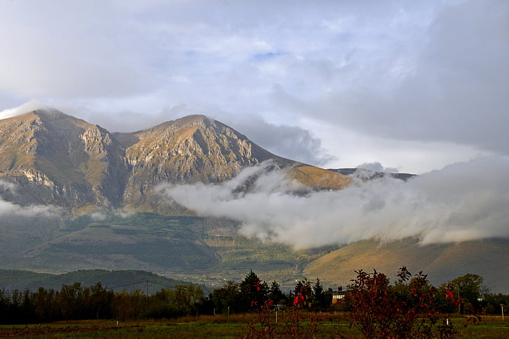 Mount velino, Abruzzen, Avezzano, wolken, hemel, herfst, de Apennijnen