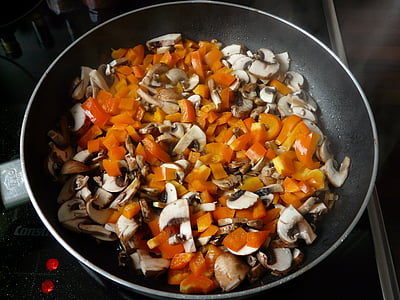 paprika, mushrooms, pan, stew, vegetables, sear, food