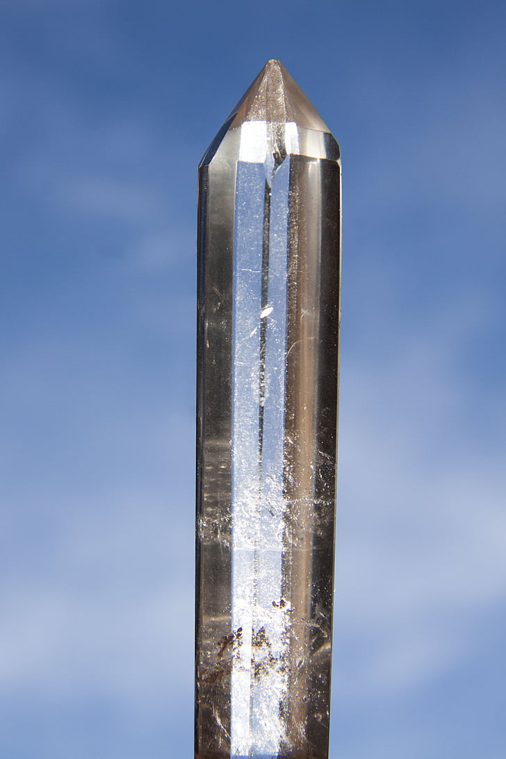 quartzo puro, cristal de rocha, mineral, trigonal, superfícies do prisma, dióxido de silício, transparente