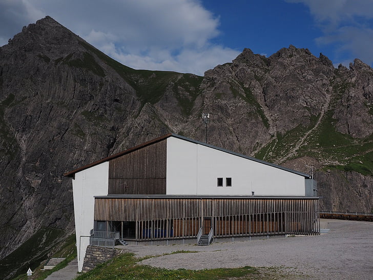 Douglas Domek, Hut, schronisko górskie, luenersee, lünerseehütte, Vorarlberg