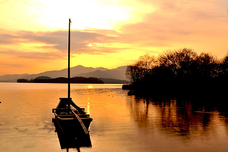 två vatten huvudet, Yangpyeong, floden, sjön, båt, solnedgång, glöd