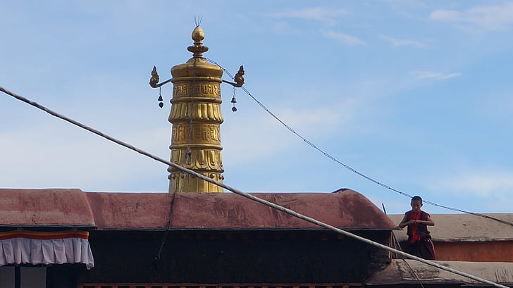 Lama, Lhasasta Shigatseen, temppeli