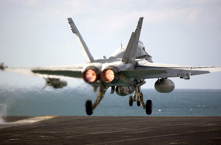 avión, aviones militares lanzando, cubierta de vuelo, porta aviones, Estados Unidos, Marina de guerra, f-18