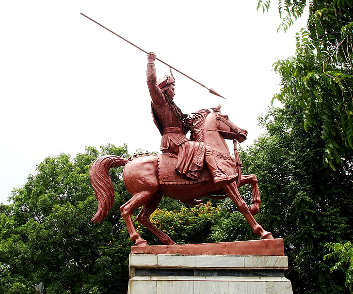bajirao peshave-statuen, Pune turisme, Maharashtra turisme, India turisme, steder i pune, shaniwar wada, turisme