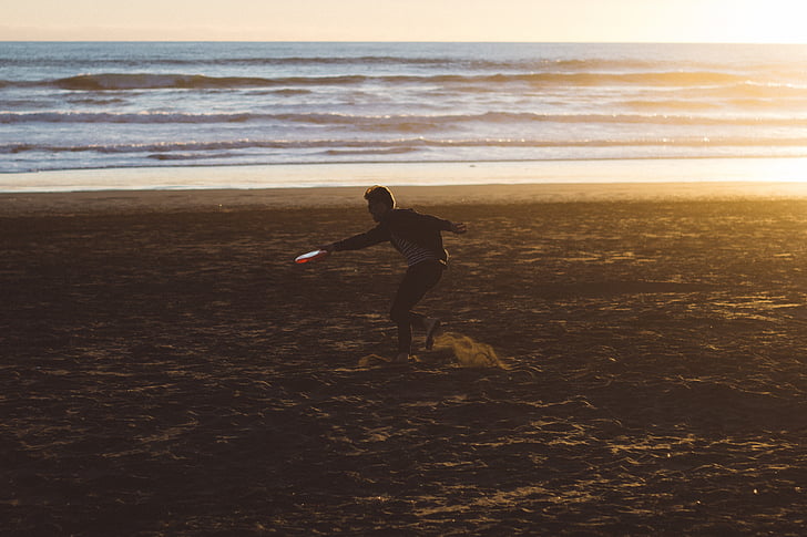 man, playing, flying, disc, beach, sunset, sea