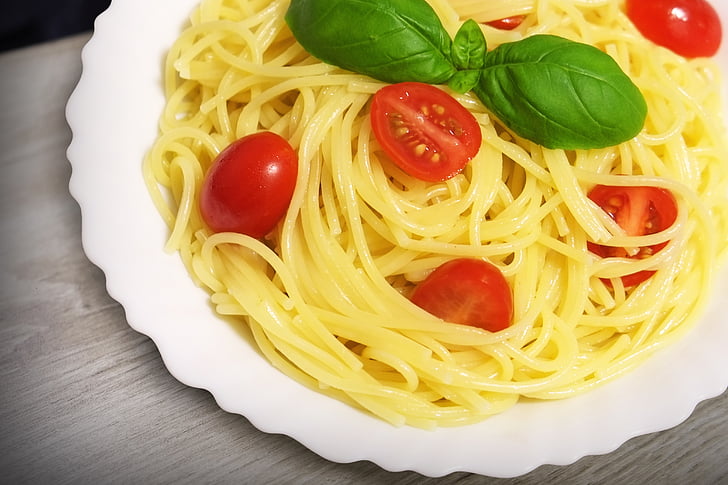 nuudlid, spagetid, pasta, tomatid, süüa, toidu, kollane