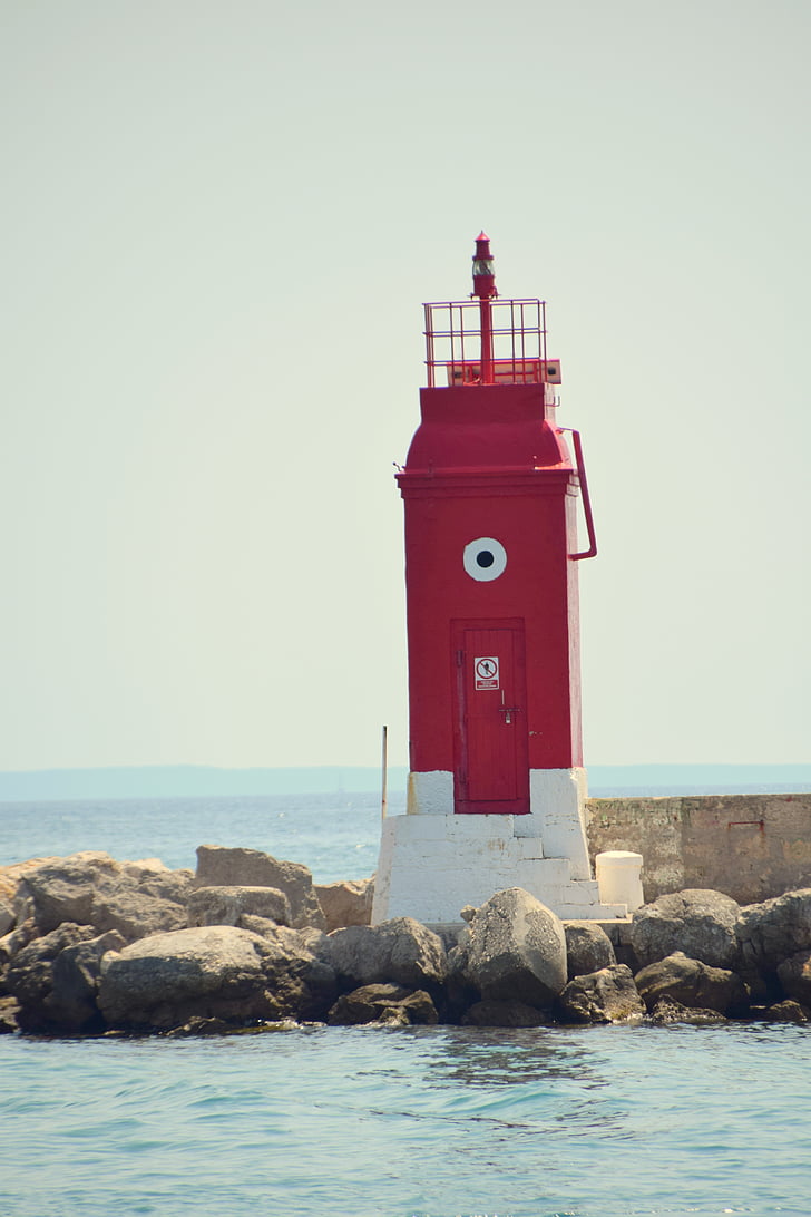 Lighthouse, more, Príroda