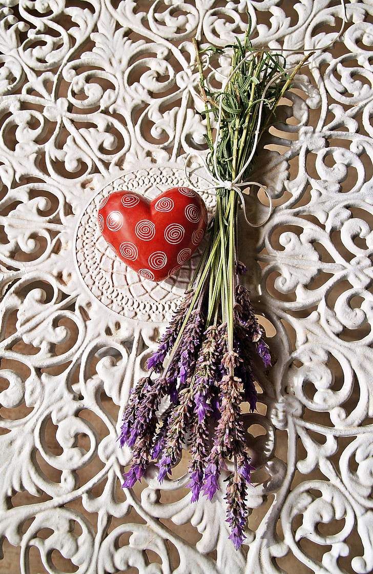 heart, red, iron lace, white, lavender, purple, bunch