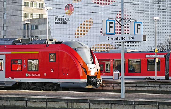 Dortmund hbf, piłki nożnej niemiecki Muzeum, s-bahn, Terminal, Główny dworzec kolejowy w, centrum miasta, platformy