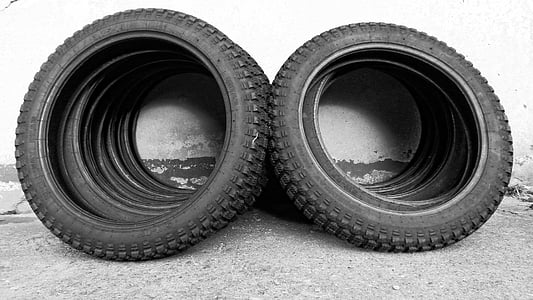 en blanco y negro, caucho, neumáticos