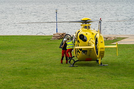 adac, ヘリコプター, 救助ヘリコプター, 空気の救助, 使用して、, 当直医, 保存