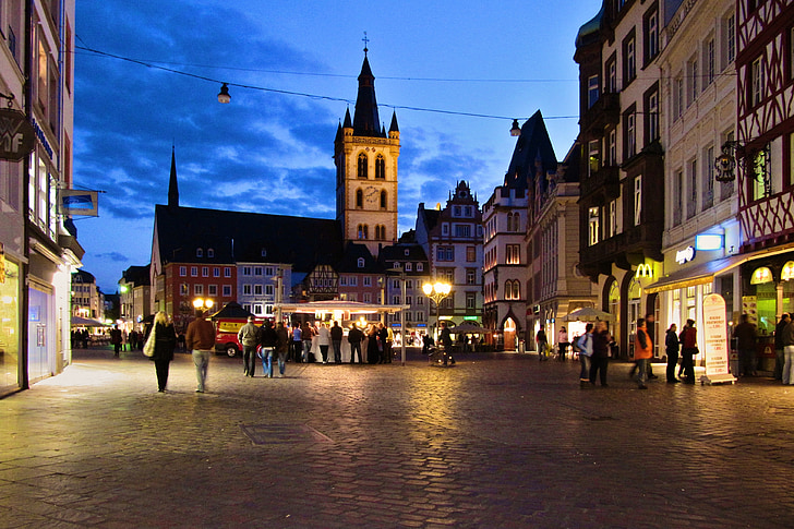 Trier, abendstimmung, Kirchplatz, noche, Europa, arquitectura, escena urbana