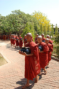Monks, schwedaggon, Birma