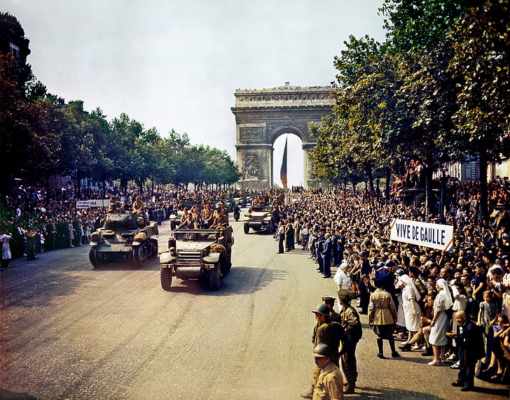 Arc de triomphe, Pariis, Avenue des champs elysées, sellega seotud, paraad, sõjaväe paraad, 1944