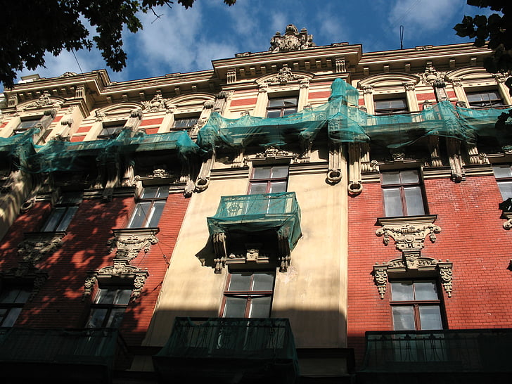Lettland, Riga, återuppbyggnad, fasaden på den, reparation