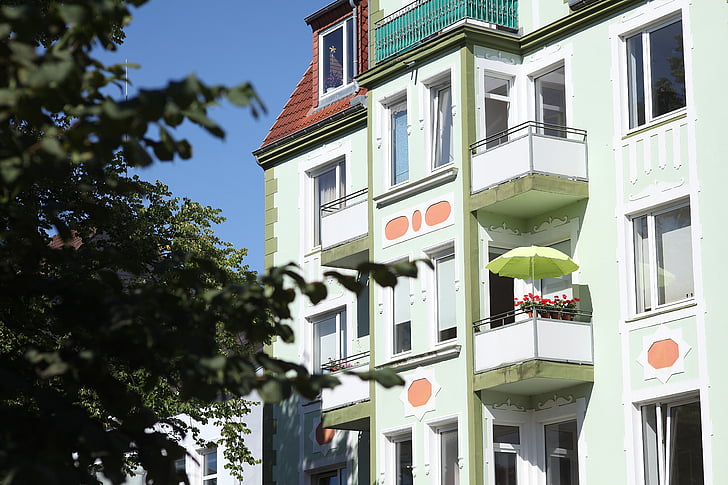 Wohnhaus, Sommer, Sonne, Balkon, Sonnenschirm, mieten, 1900