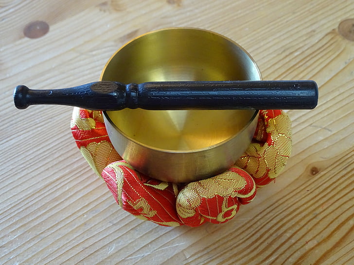 Singing bowl, Kom, Gouden singing bowl