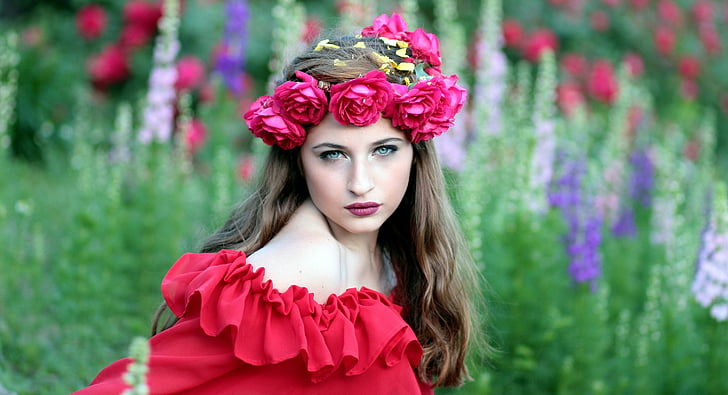 Flicka, blommor, krans, röd, en person, vacker kvinna, Utomhus