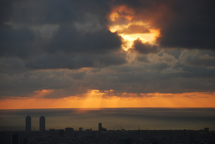 Барселона, Світанок, горизонт, небо, хмари, Захід сонця