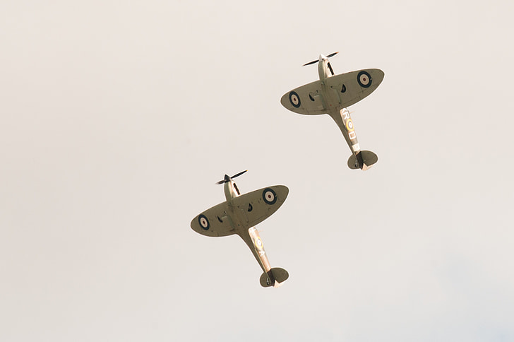 Spitfire, duo di Spitfire, Airshow, esposizione di aria, WW2, aeromobili, cieli
