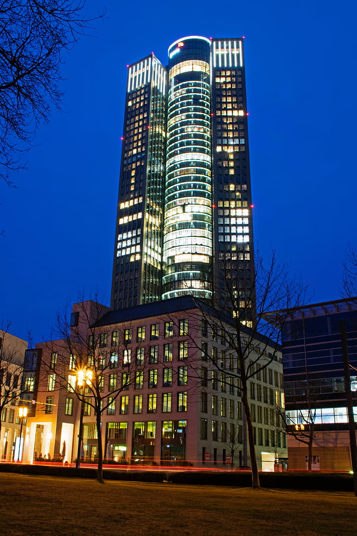 Frankfurt, Hessen, Duitsland, Tower 185, nacht, Foto van de nacht, verlichting